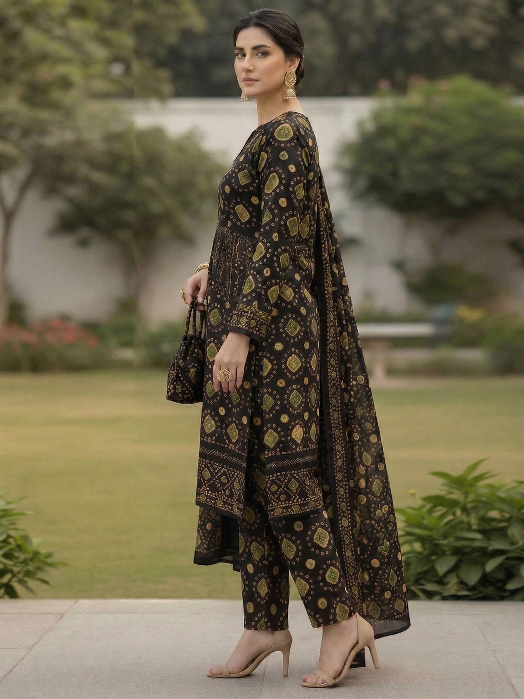 03-Piece Printed Lawn Suit - Ready To Wear